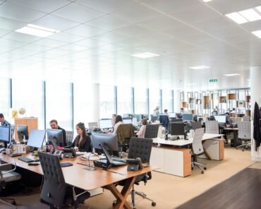 WhatsApp Customer Service Routing in the UAE: A CRM ...